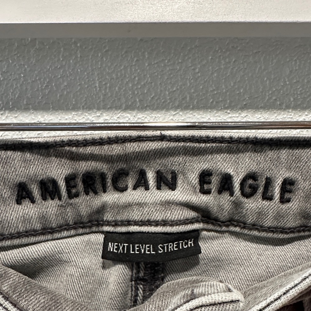 American Eagle Outfitters Gray Ripped Skinny Jeans - Picture 2 of 4